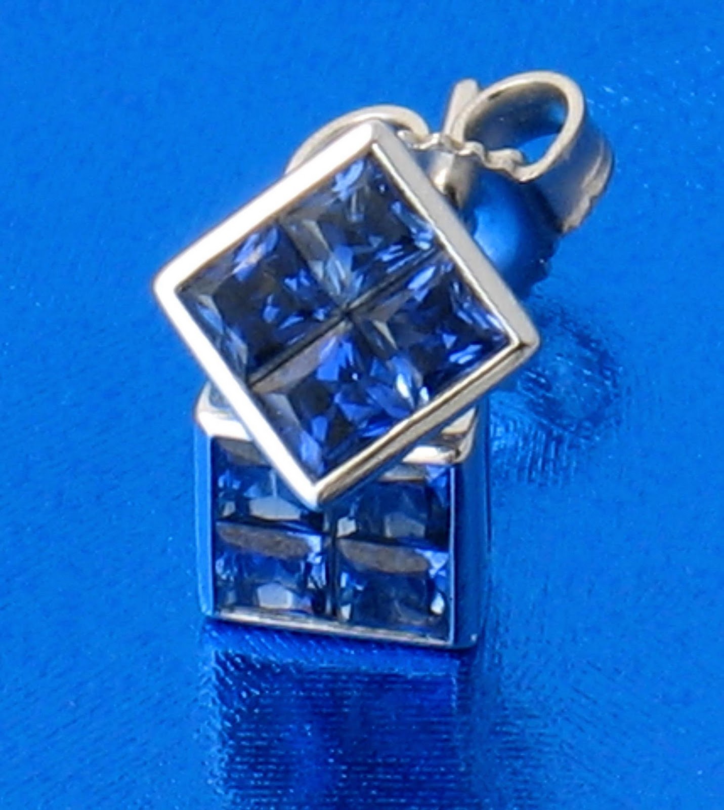  510.00. Blue Sapphire stud