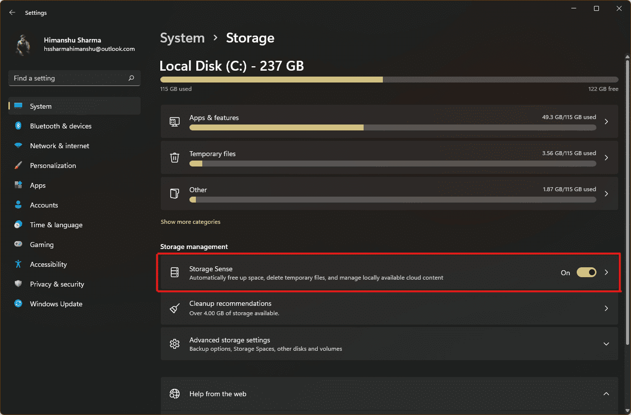 Fare clic sull'opzione Storage Sense nella sezione Storage management come illustrato |  processo di cancellazione della memoria cache