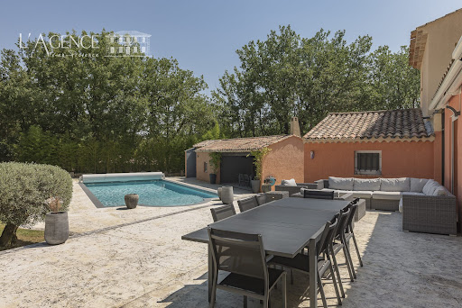 House with pool and garden 4