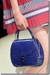 Giorgio-Armani-clp-RS16-7994_oggetto_sfilata_430x620