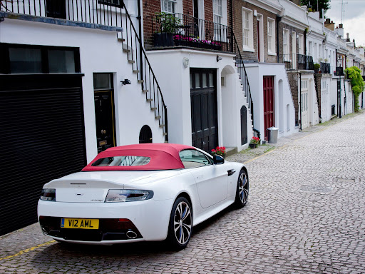 Aston Martin V12 Vantage Roadster 2013 06