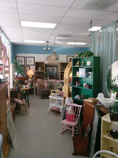 Thrift Store «Coronado Thrift and Boutique Shop», reviews and photos, 1431 S Dixie Fwy, New Smyrna Beach, FL 32168, USA