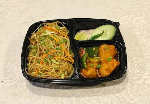 Chinese Veg Noodles And Chicken