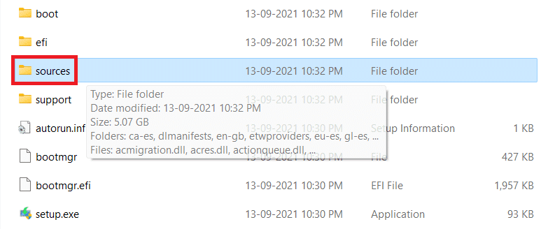 Папка Sources в стартиращо USB устройство |  Как да инсталирате Windows 11 на наследен BIOS без Secure Boot или TPM 2.0