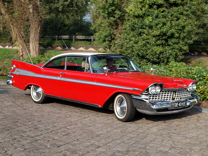 파일:external/upload.wikimedia.org/798px-1959_Plymouth_Sport_Fury_photo-13.jpg