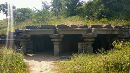 Hindu Temple, Fort West Gandi, Towards Railway, Shivanagar, Station Road, Puppalagutta, Warangal, Telangana 506002, India, Hindu_Temple, state TS