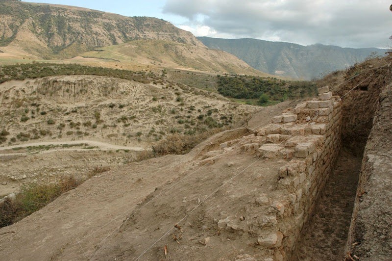 wall-gorgan (3)