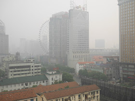 a smoggy view of Furong Middle Road in Changsha