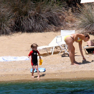 Kate_Hudson_Bikini_Candids_in_Skiathos_Island_July_24_2016_22.jpg