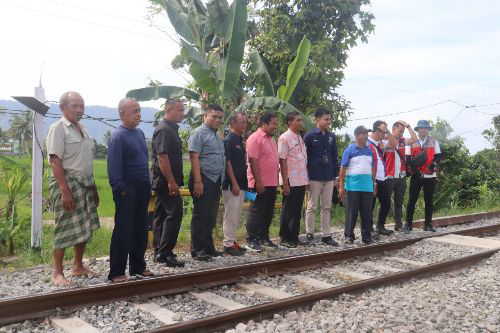 Akses Jalan Ditutup PT KAI, Anggota DPRD Kota Padang Tindaklanjuti Keluhan Warga Parak Durian ke Kadishub Sumbar: Alhamdulillah