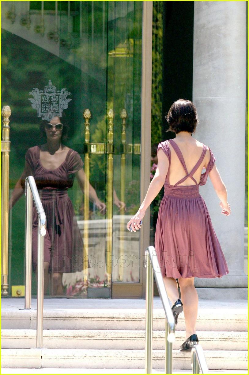 katie holmes purple wedding