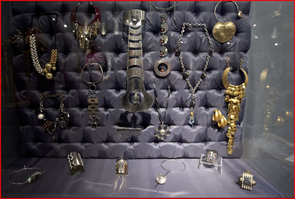 HANNA BERNHARD JEWELRY PARIS BARBARA BERGER'S COSTUME JEWELRY EXHIBIT IN MEXICO CITY