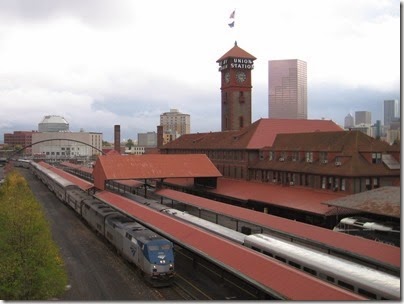 IMG_0084 Amtrak P42DC #124 at Union Station in Portland, Oregon on October 23, 2009