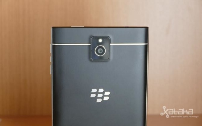 Điện thoại Android đầu tiên của BlackBerry có tên mã là Prague, phát hành vào tháng 8