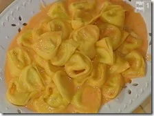 Tortelloni di magro con burro e oro