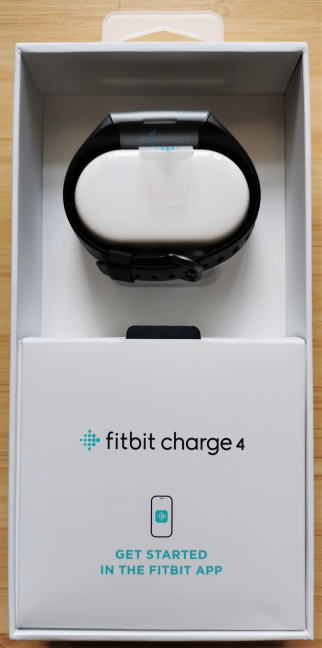 Fitbit Charge 4 개봉