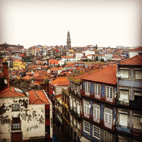 Miradouro da Sé (no centro da foto a torre dos Clérigos se sobressai)