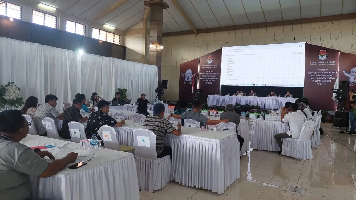 Pleno Rekapitulasi Hasil Penghitungan Suara Pemilu Tahun 2024 KPU. (Foto: Billy Lumintang/indimanado.com)