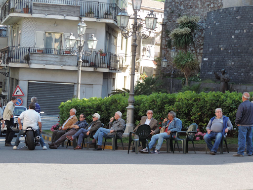 Castiglione di Sicili - straatbeeld. 