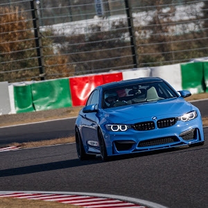 M4 クーペ F82