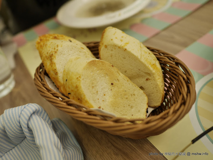 【食記】新北ㄇㄚˊ幾兔主題餐廳-麻吉兔廚房 Machico Kitchen@板橋大遠百&板橋車站 : 只推義大利麵, 份量多些會更好 下午茶 區域 午餐 捷運周邊 捷運美食MRT&BRT 新北市 旅行 晚餐 景點 板橋區 義式 飲食/食記/吃吃喝喝 麵食類 