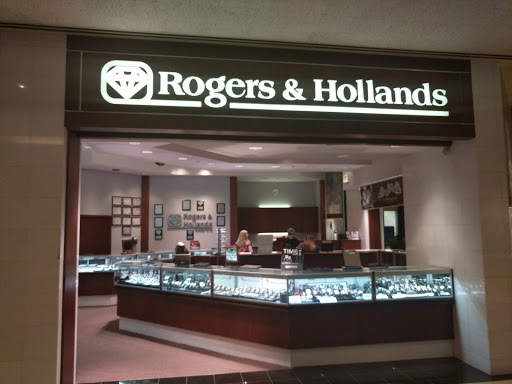 Jewelry Store «Rogers & Hollands Jewelers», reviews and photos, 835 N Michigan Ave, Chicago, IL 60611, USA