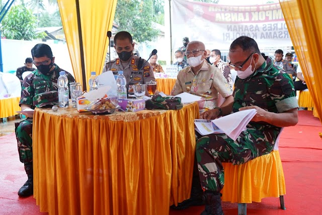 Bupati Asahan  Ikuti Zoom Meeting Bersama Kapolri Dalam Rangka Vaksinasi Massal Bersama Dengan Unsur Forkopimda