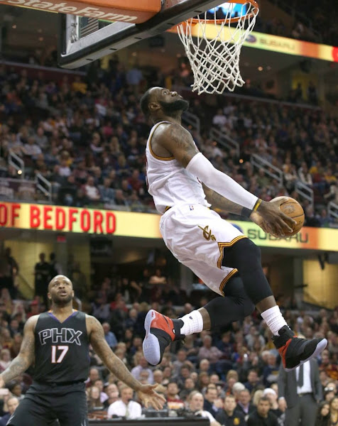 King James Debuts Nike Soldier X  Red Signature GR  in Win vs Suns