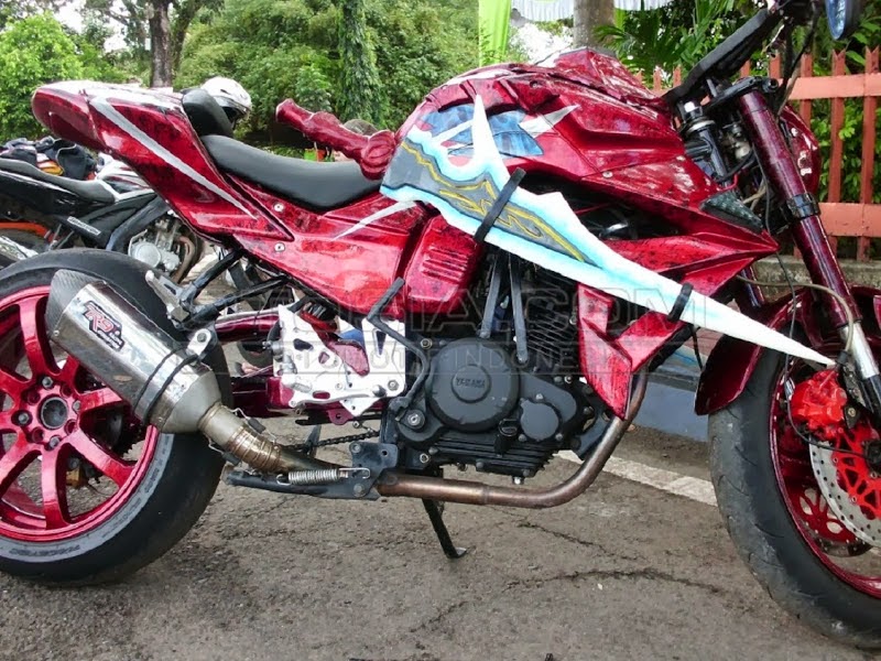 Yamaha Byson Modifikasi Ducati Monster