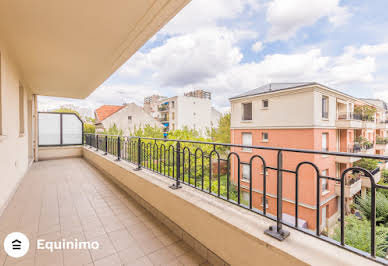 Apartment with terrace 13