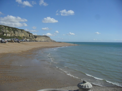 SDC11580 Hastings - under East Hill, from sea wall