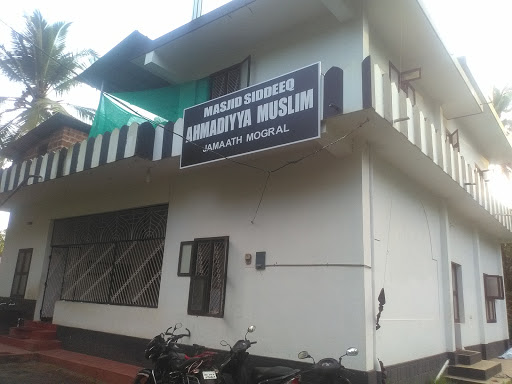 Ahmadiyya Muslim Masjid, Old MC Rd, Mogral Kadavath, Mogral, Kerala 671321, India, Association_or_organisation, state KL