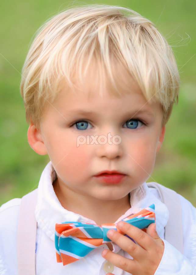 Blue Eyed Guy Child Portraits Babies Children Pixoto