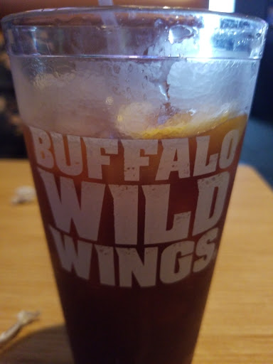 Chicken Wings Restaurant «Buffalo Wild Wings», reviews and photos, 1023 Brook Forest Ave, Shorewood, IL 60404, USA