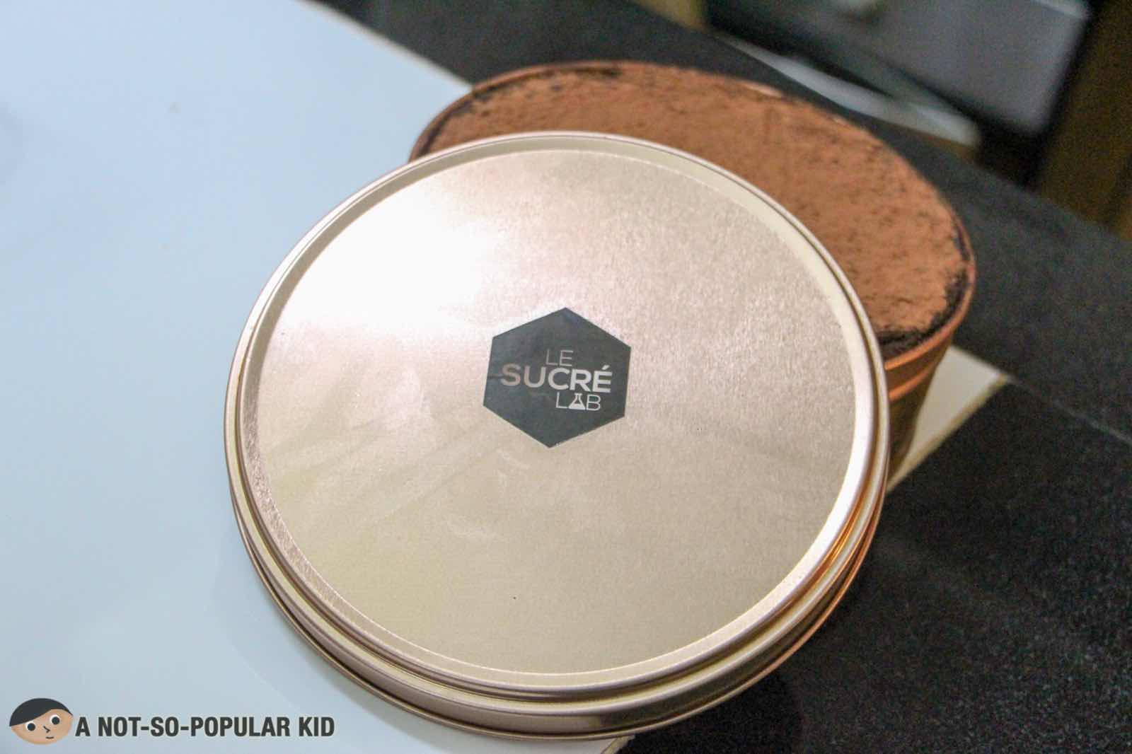 Le Sucré Lab's iconic and elegant can for dream cake