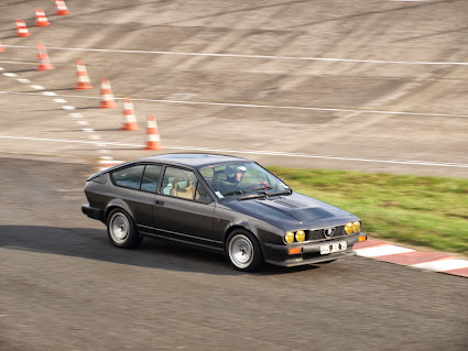 Le 4éme ALFA CLASSIC CLUB à MONTLHERY le 12 octobre : compte rendu ! - Page 2 PA124343