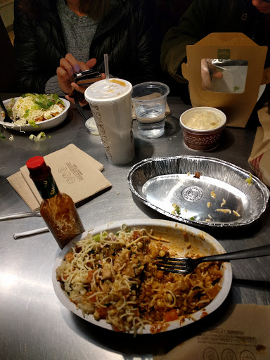 Mexican Restaurant «Chipotle Mexican Grill», reviews and photos, 530 Jericho Turnpike, Mineola, NY 11501, USA