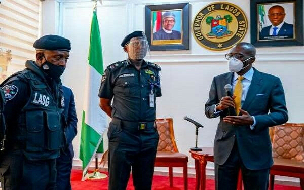 Governor Babajide Sanwo-Olu meets and commends Lagos policeman who was assaulted by traffic offender (photos)