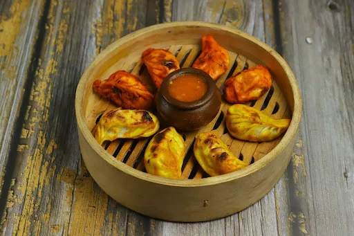 Chicken Fried Peri Peri Momos (3 pcs) + Chicken Tandoori Momos (3 pcs)