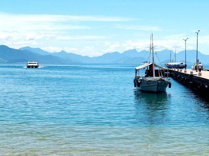 Круизная стоянка у острова Илья-Гранди (Ilha Grande), Бразилия