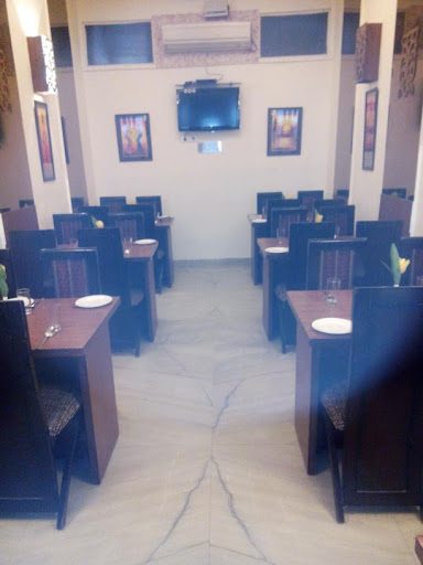 Shikhara Fine Dining Restaurant, Shop No. 4, Gurunanak Market,, R-Block, Greater Kailash-1 Road, New Delhi, Delhi 110048, India, Fine_Dining_Restaurant, state DL