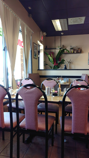 Restaurant «Town & Country», reviews and photos, 1675 S Eastwood Dr, Woodstock, IL 60098, USA