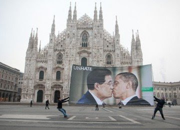 Benetton Controversial UNHATE Ads