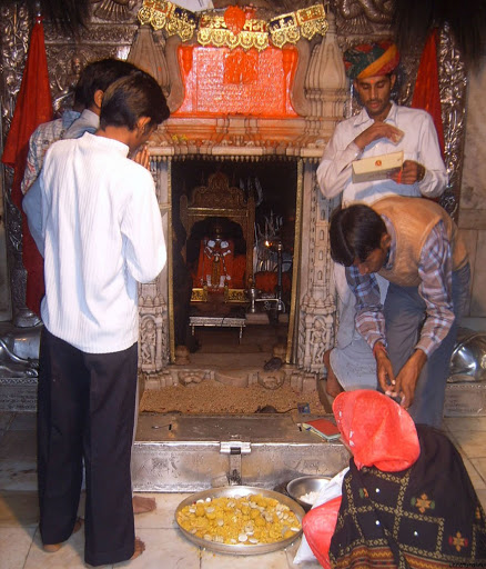 Karni Mata, o templo dos ratos na Índia