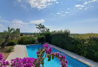 Maison avec piscine et terrasse 9