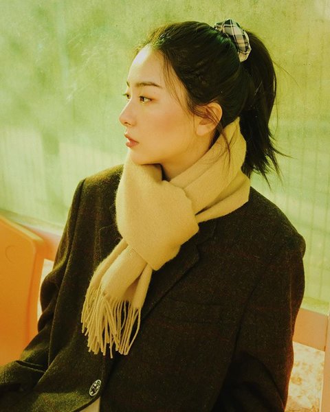 Netizen Dibuat Jatuh Cinta dengan Unggahan Seulgi Red Velvet yang Penuh Aura "Girlfriend Material" 9 download%2B%25289%2529