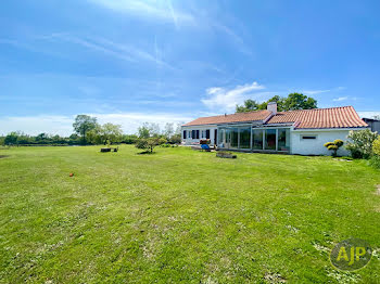 maison à Port-Saint-Père (44)