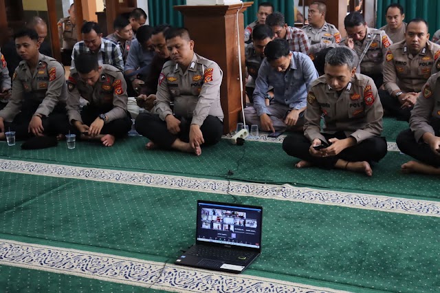 Perkuat Mental Anggota, Polres Ciamis Laksanakan Binrohtal di Masjid Al Hidayah