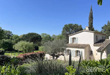 Villa avec piscine et terrasse 13