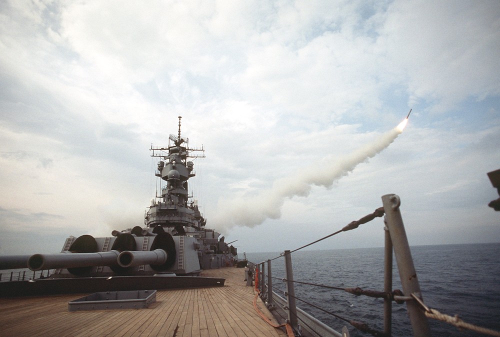 파일:external/upload.wikimedia.org/USS_Missouri_(BB-63)_Tomahawk.jpg